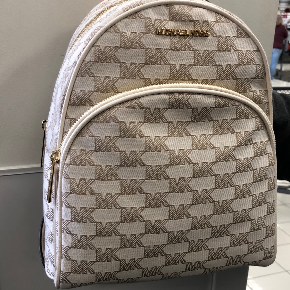 Beautiful back bag brand new